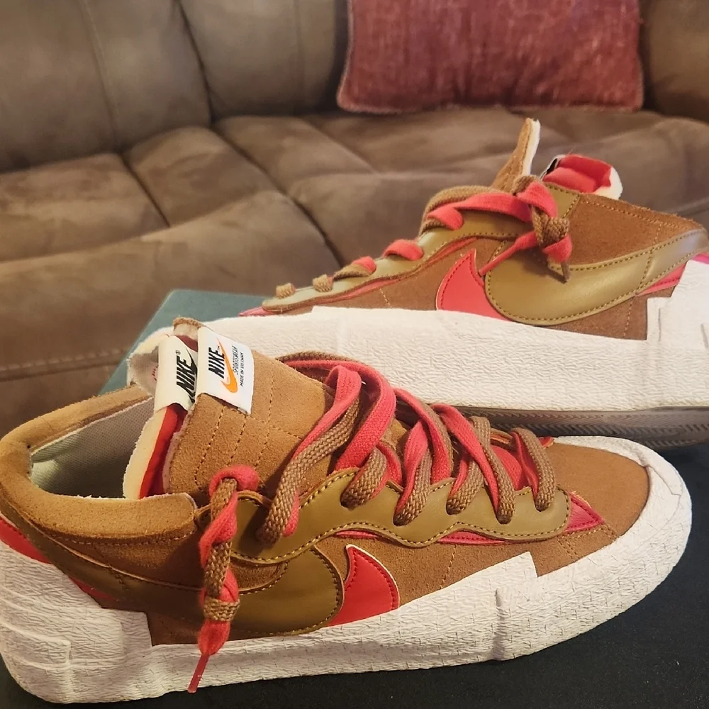 "Nike Blazer Low × Sacai Sneakers - Picture 4 of 8